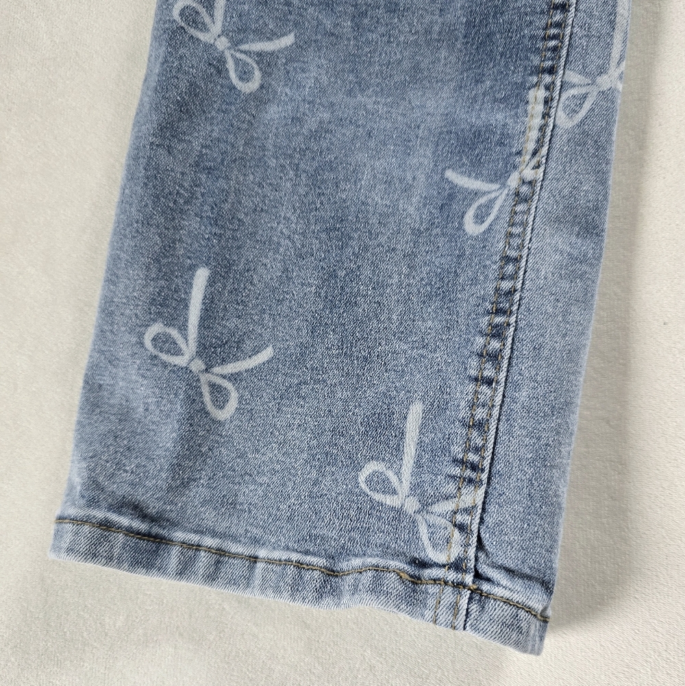 BAMBOO▪️Light Wash Straight Leg Jeans with Bow Design - Picture 6 of 9